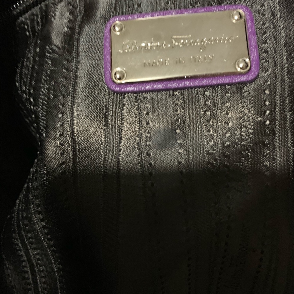 Authentic Salvatore Ferragamo shoulder bag - Picture 3 of 8